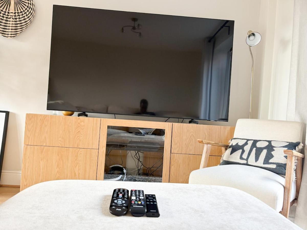 Home In アップミンスター エクステリア 写真
